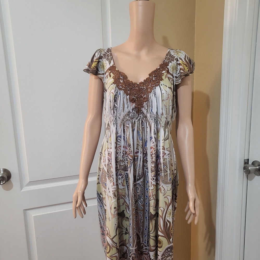 Unity World Wear Beige and Blue Patterned Top Pre-owned